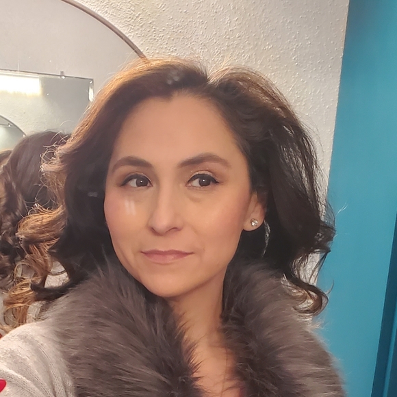 Meet your Posher, Anna - Picture 1 of 1